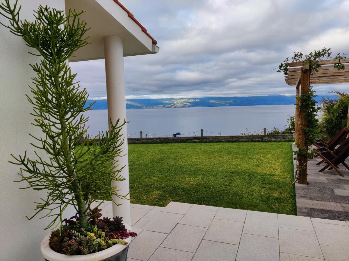 Casa D'Avo Guesthouse And Apartment Urzelina Dış mekan fotoğraf