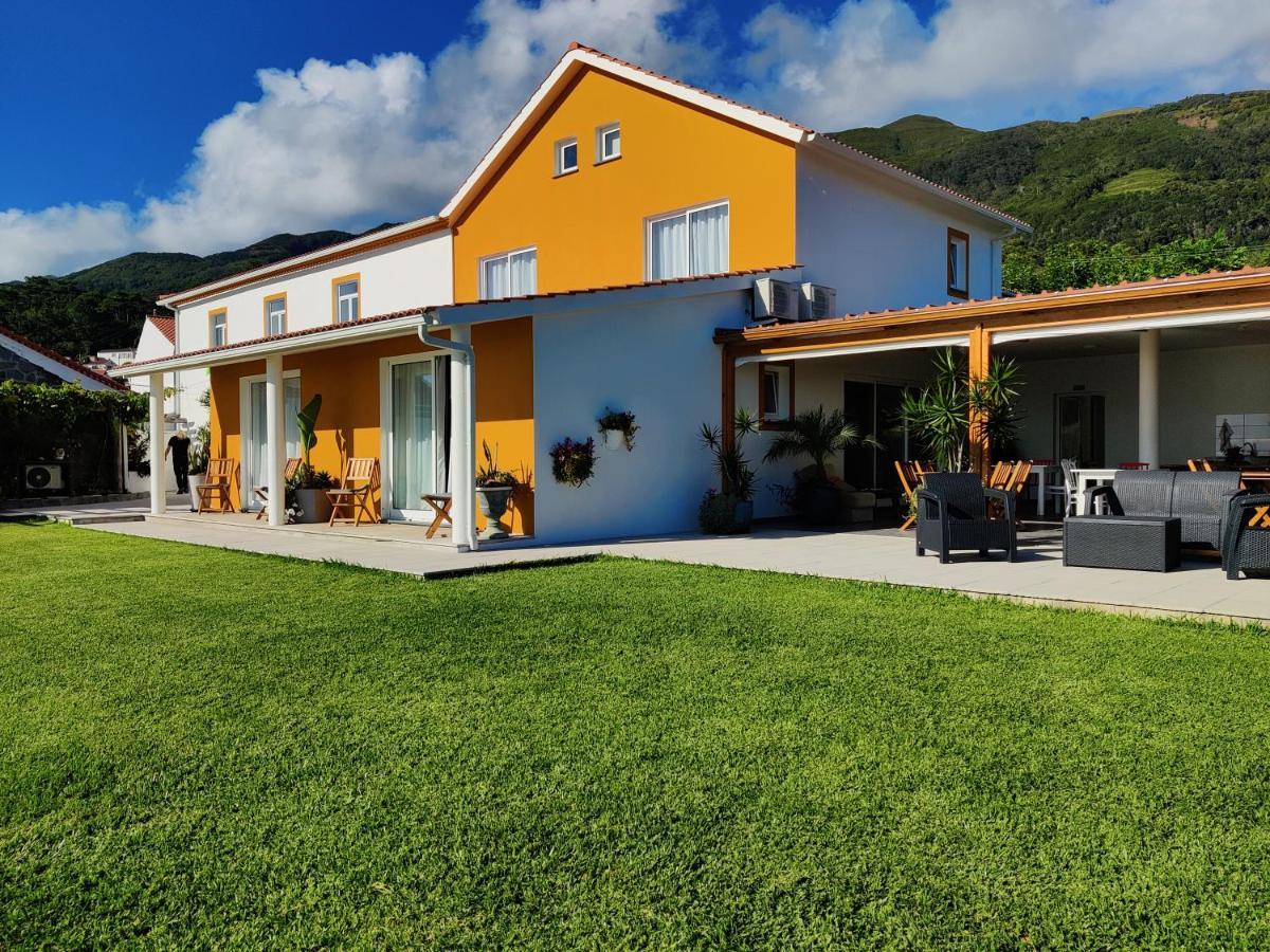 Casa D'Avo Guesthouse And Apartment Urzelina Dış mekan fotoğraf