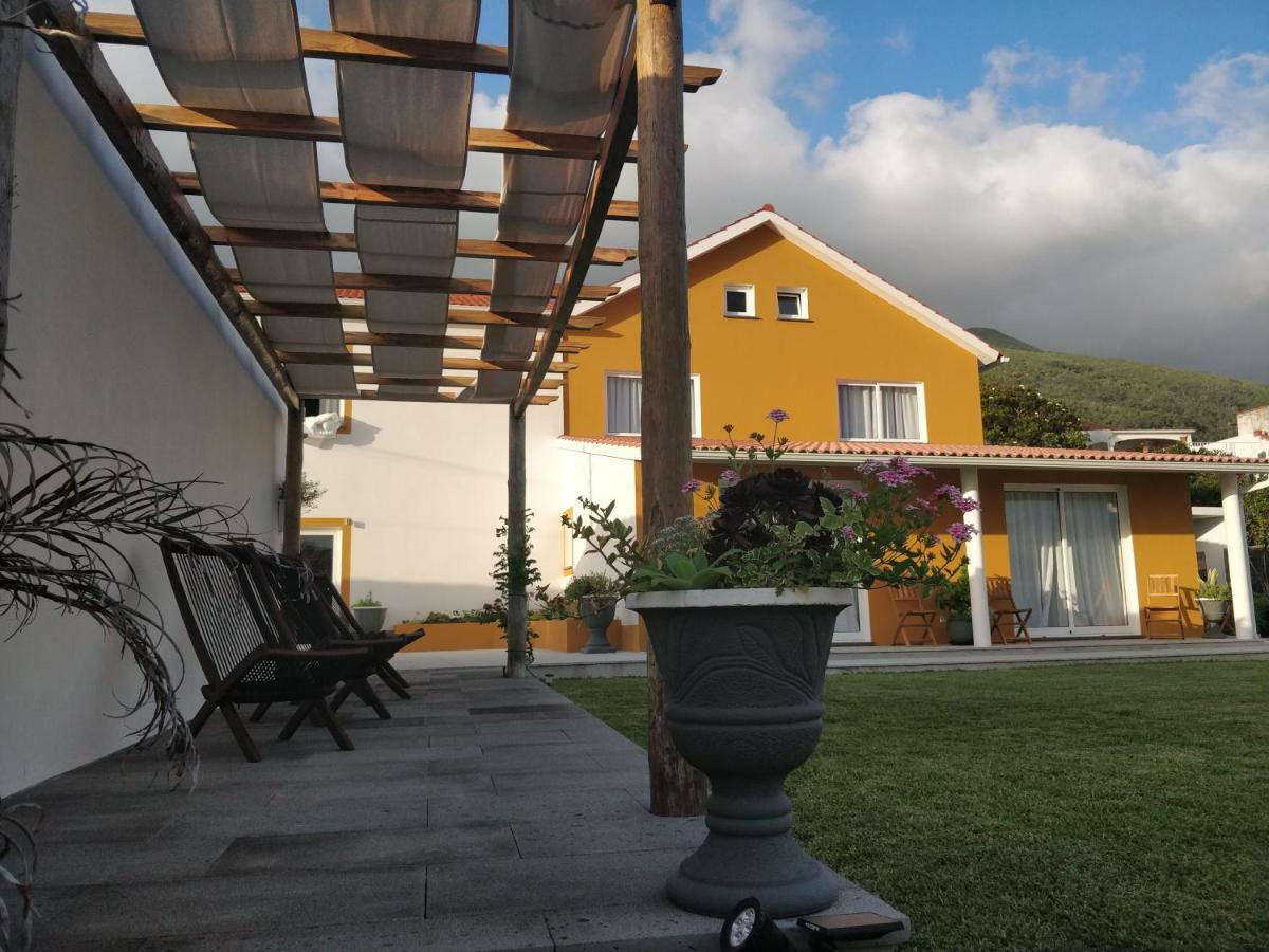 Casa D'Avo Guesthouse And Apartment Urzelina Dış mekan fotoğraf