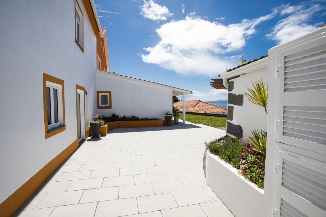 Casa D'Avo Guesthouse And Apartment Urzelina Dış mekan fotoğraf